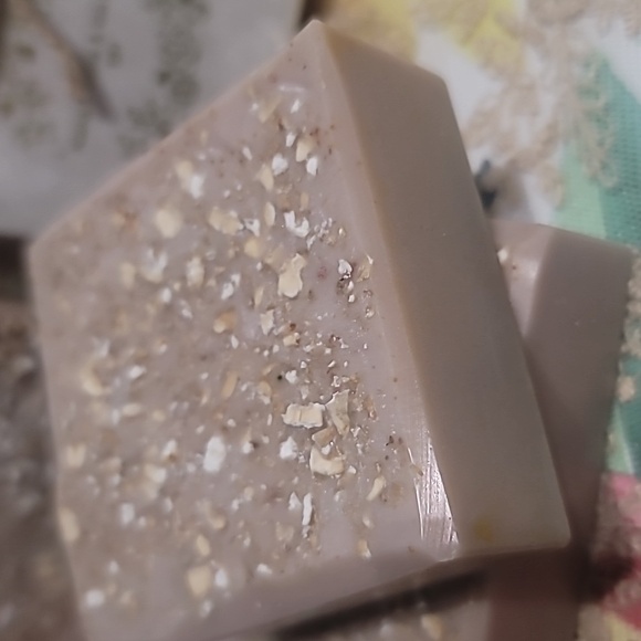 Organic Goat Milk soap w/Colloidal oatmeal and Ginger berry scented.3OZ - Picture 6 of 6